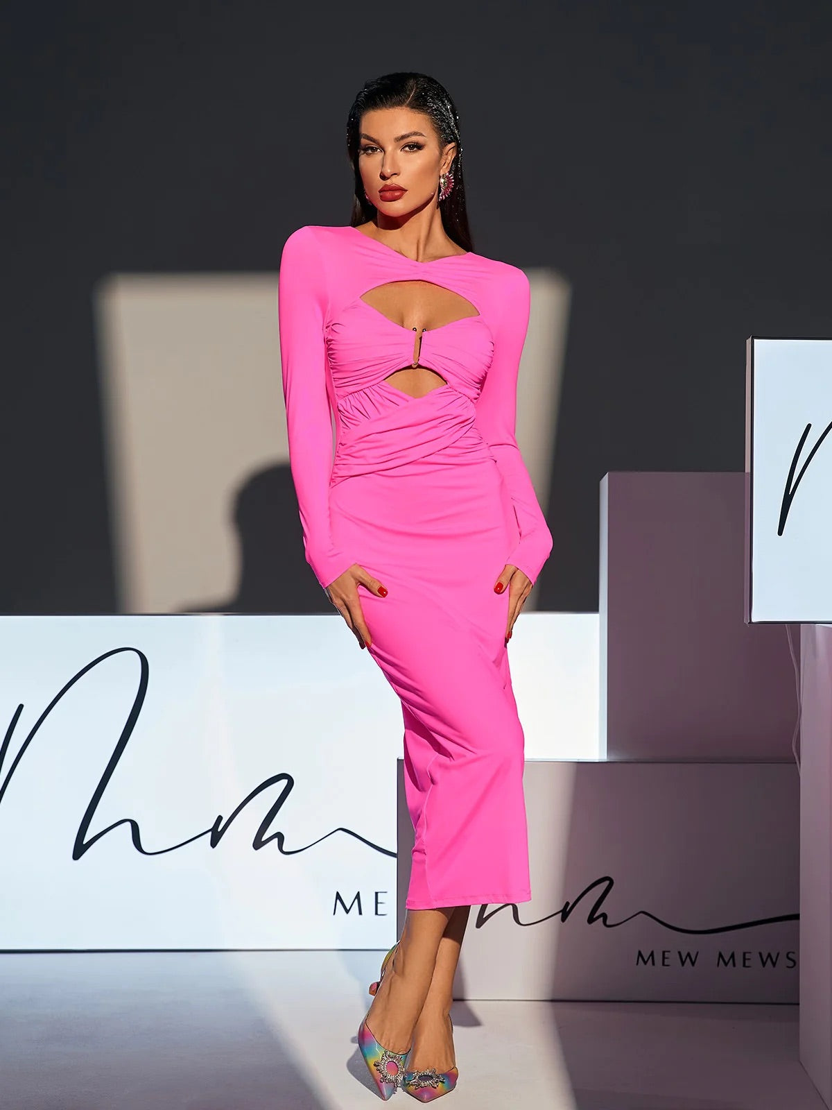 Long sleeves Pink cutout midi dress