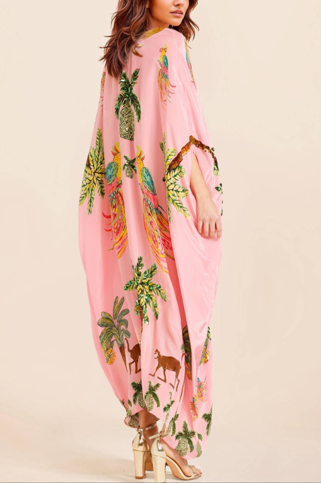 Robe unique à manches tombantes et imprimé cocotier
