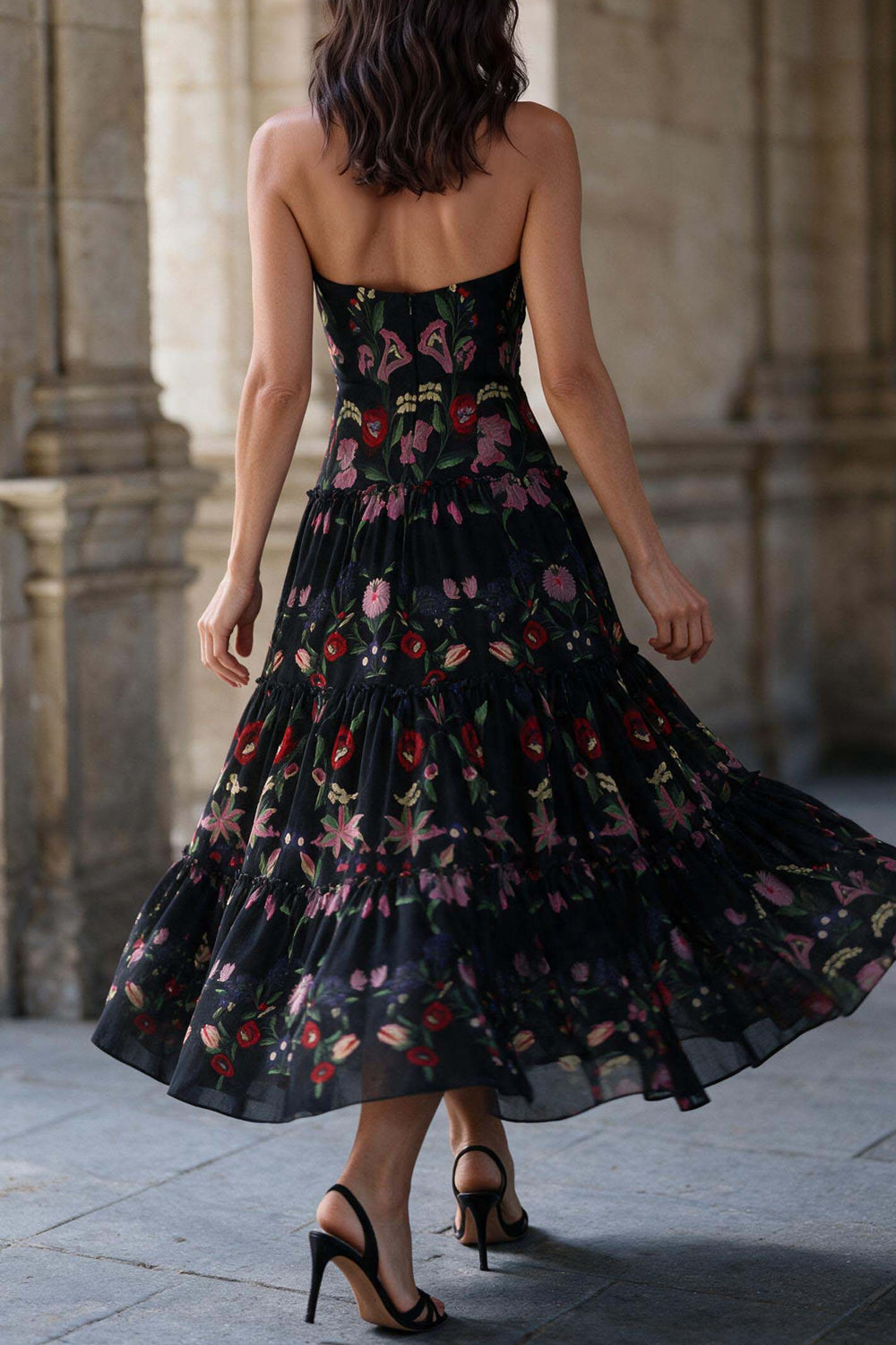 Elegant Open-back Printed Chiffon Flowing Maxi Dress