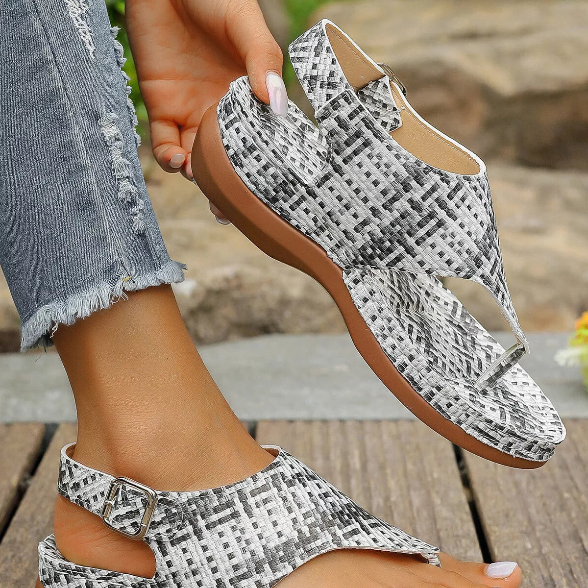 Toe Post Wedge Sandals