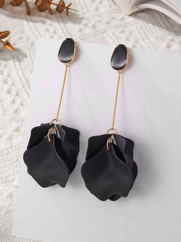 Petal Tassel Earrings Black F