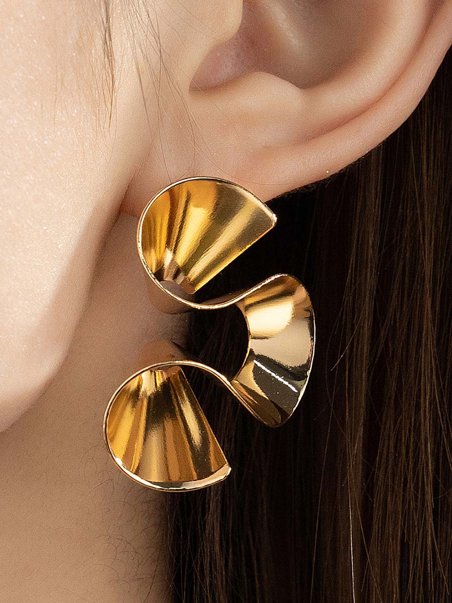 Retro Geometric Ruffled Skirt Spiral Earrings Gold