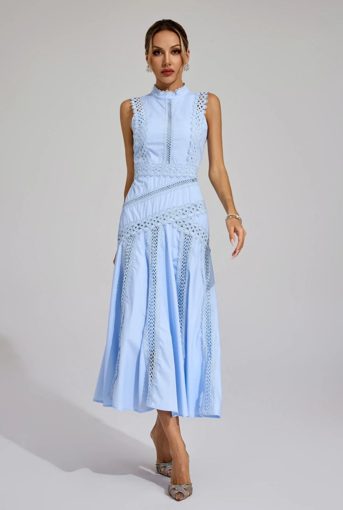Sleeveless Blue lace maxi dress