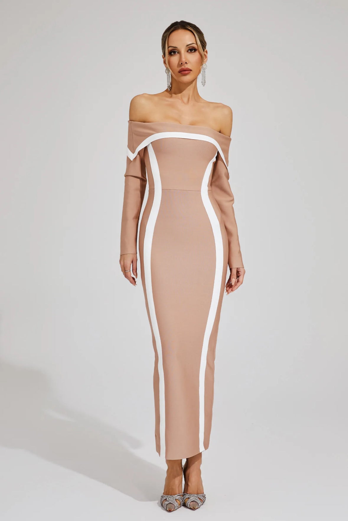 Off shoulder apricot&white maxi dress