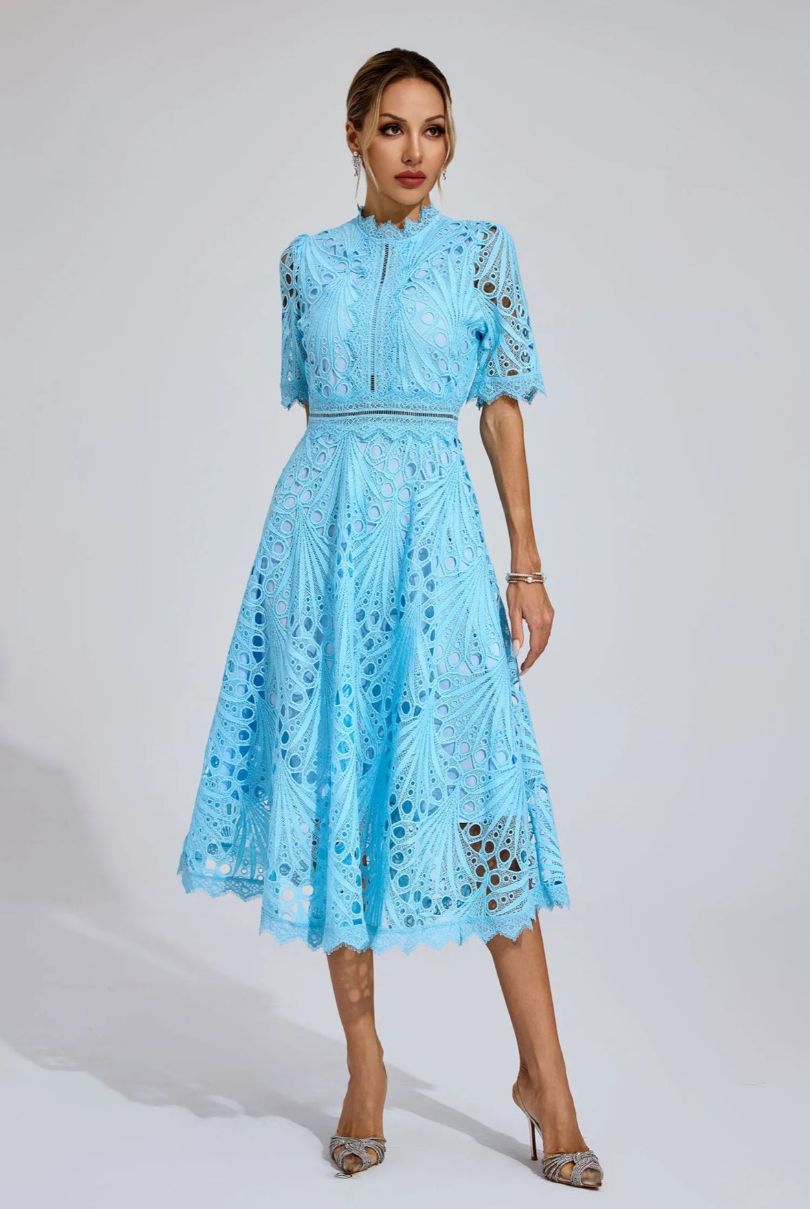 Cutout lace blue midi dress