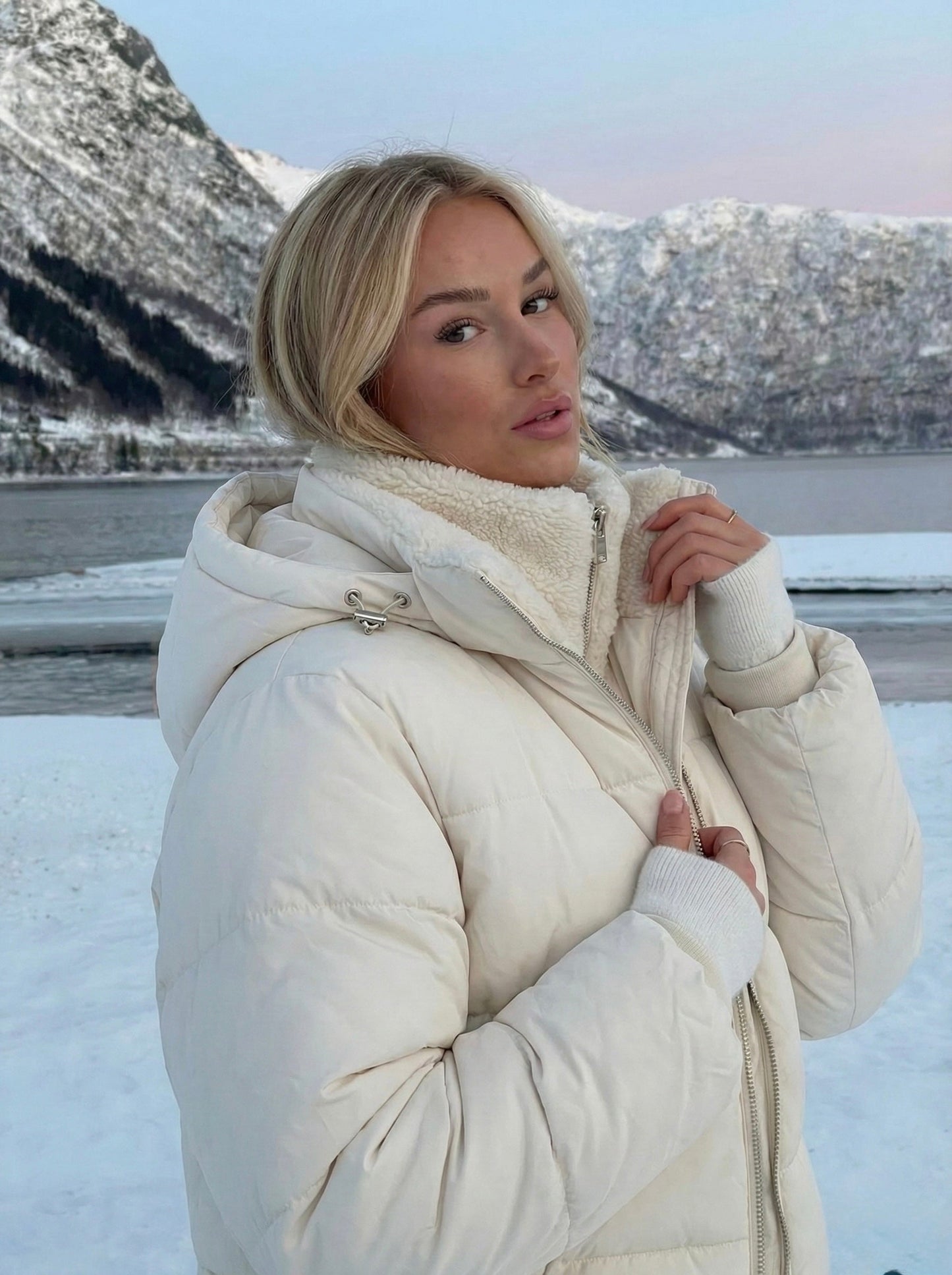 Joane | Hooded Short Puffer Jacket with Plush Lining