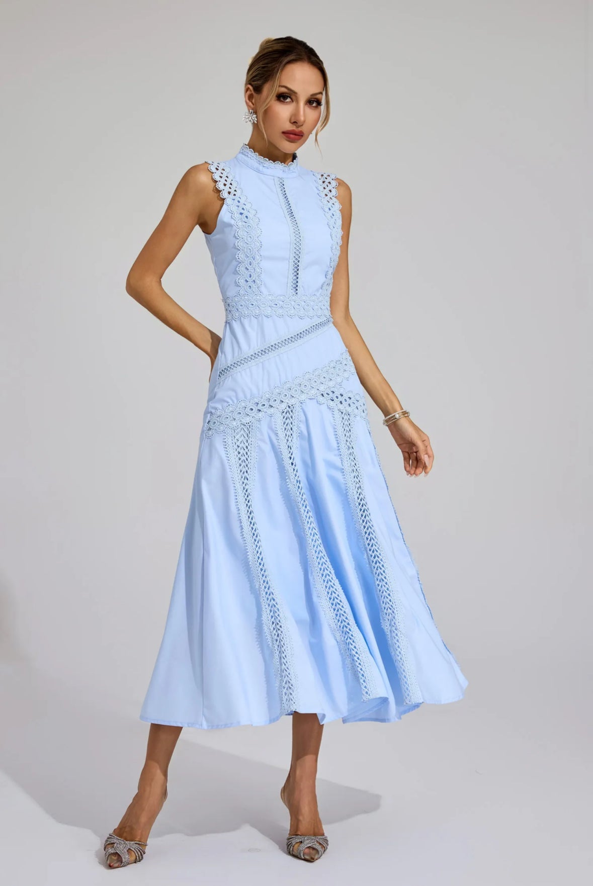 Sleeveless Blue lace maxi dress
