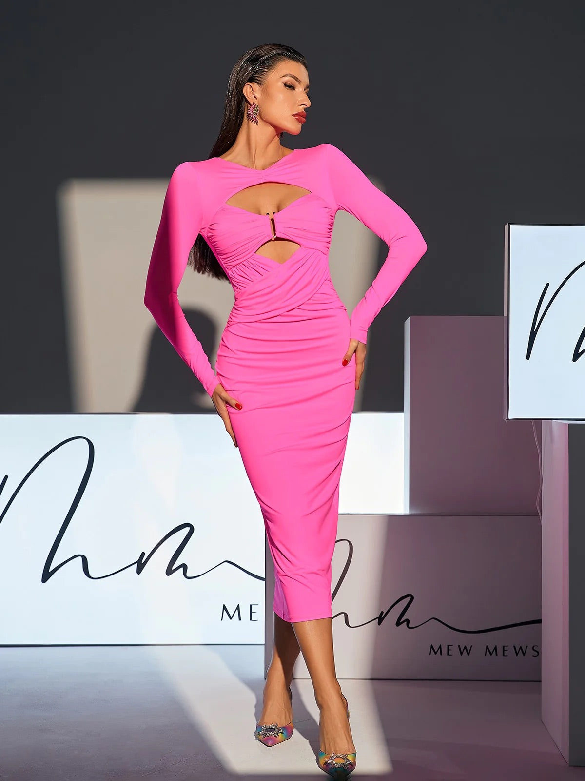 Long sleeves Pink cutout midi dress