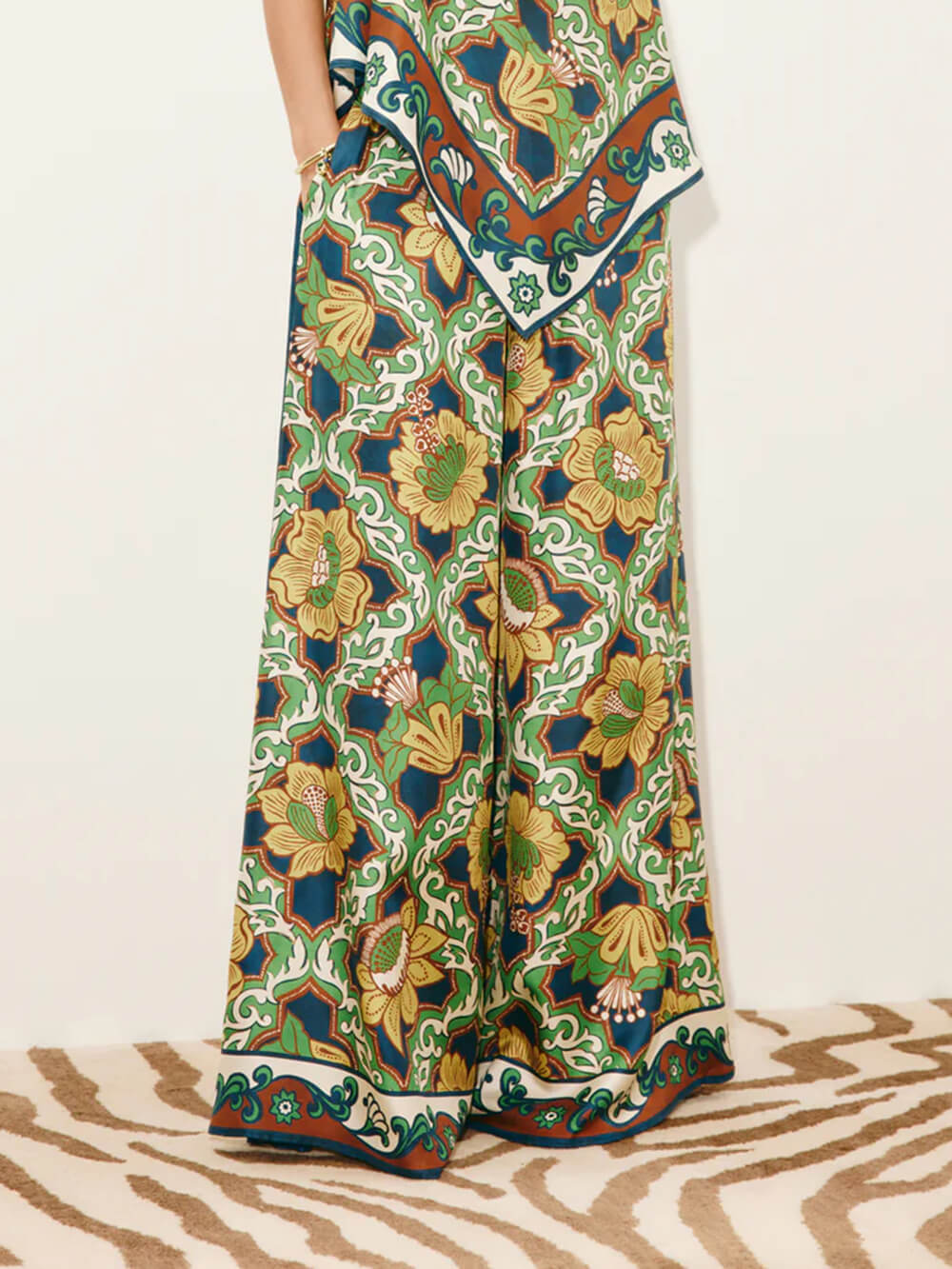 Modern Satin Asymmetric Print Backless Camisole And Pocket Wide-Leg Pants Set Multicolor Pants