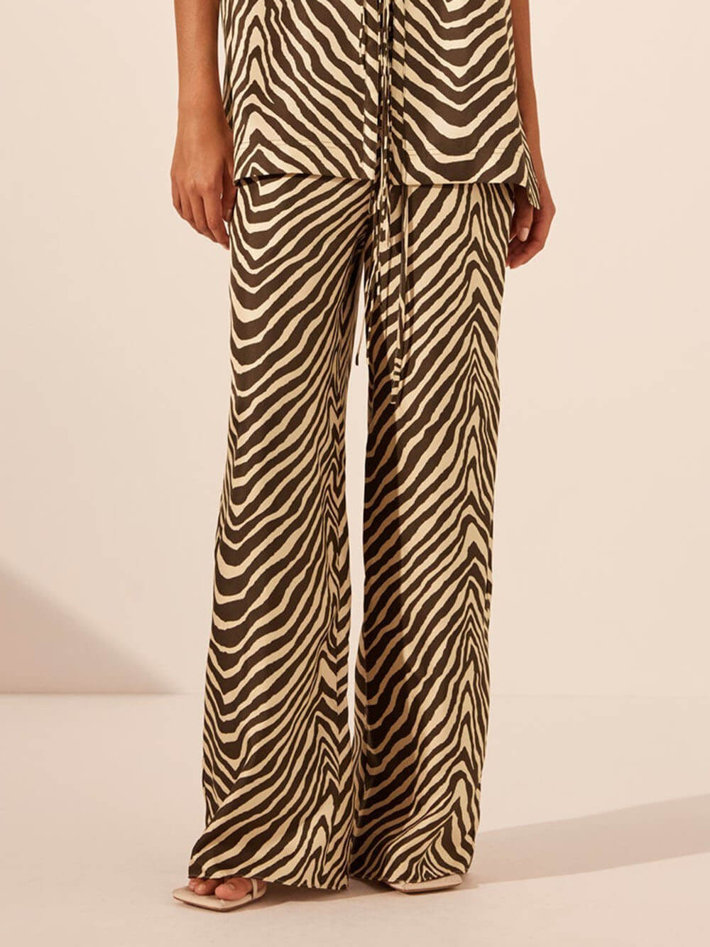 Exquisite Satin Unique Wave Pattern Print Drawstring Elastic Waist Wide Leg Pants Black