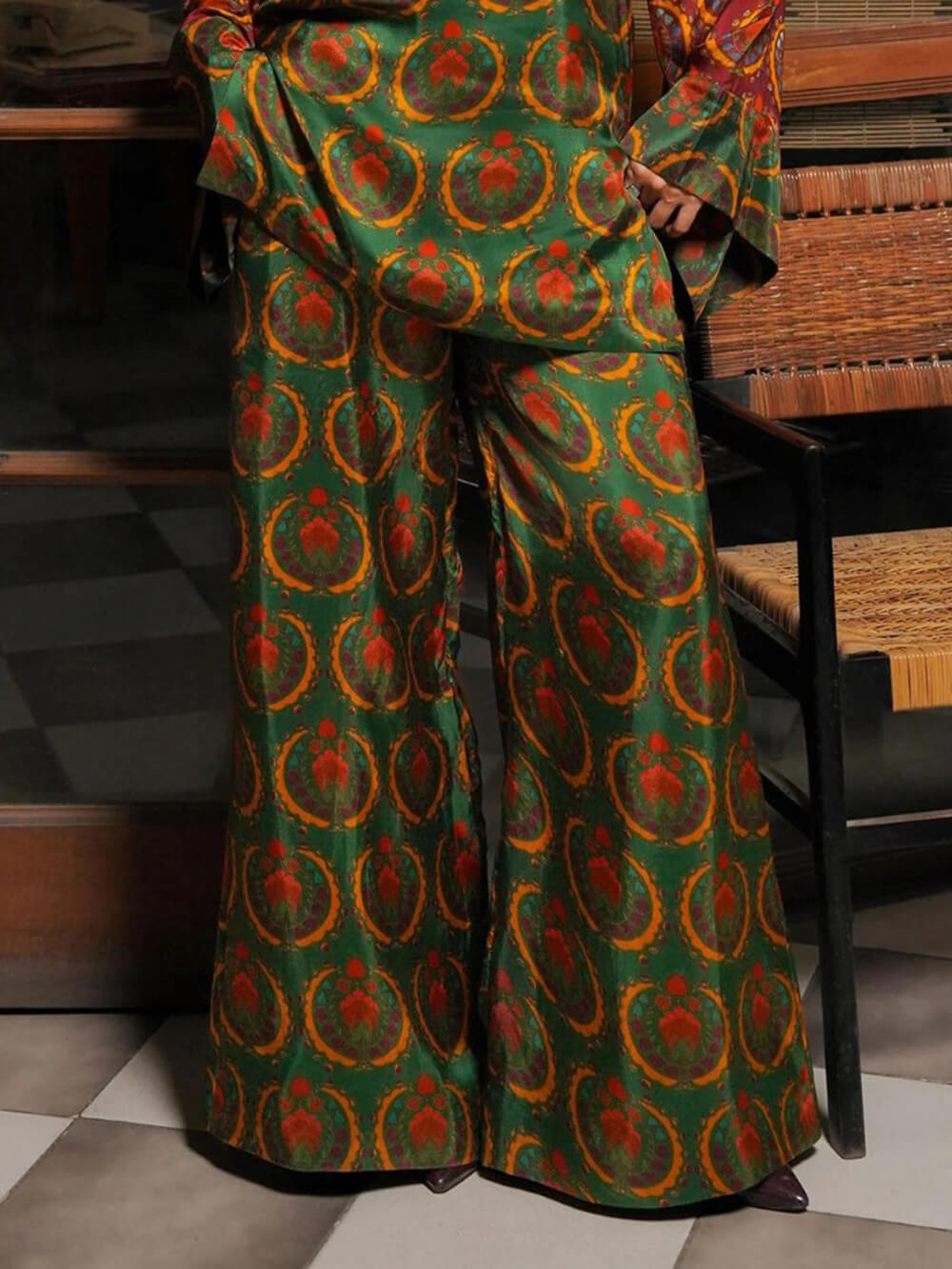 Unique Satin Bold Ethnic Print Loose Elastic Waist Pocket Wide-Leg Pants Green