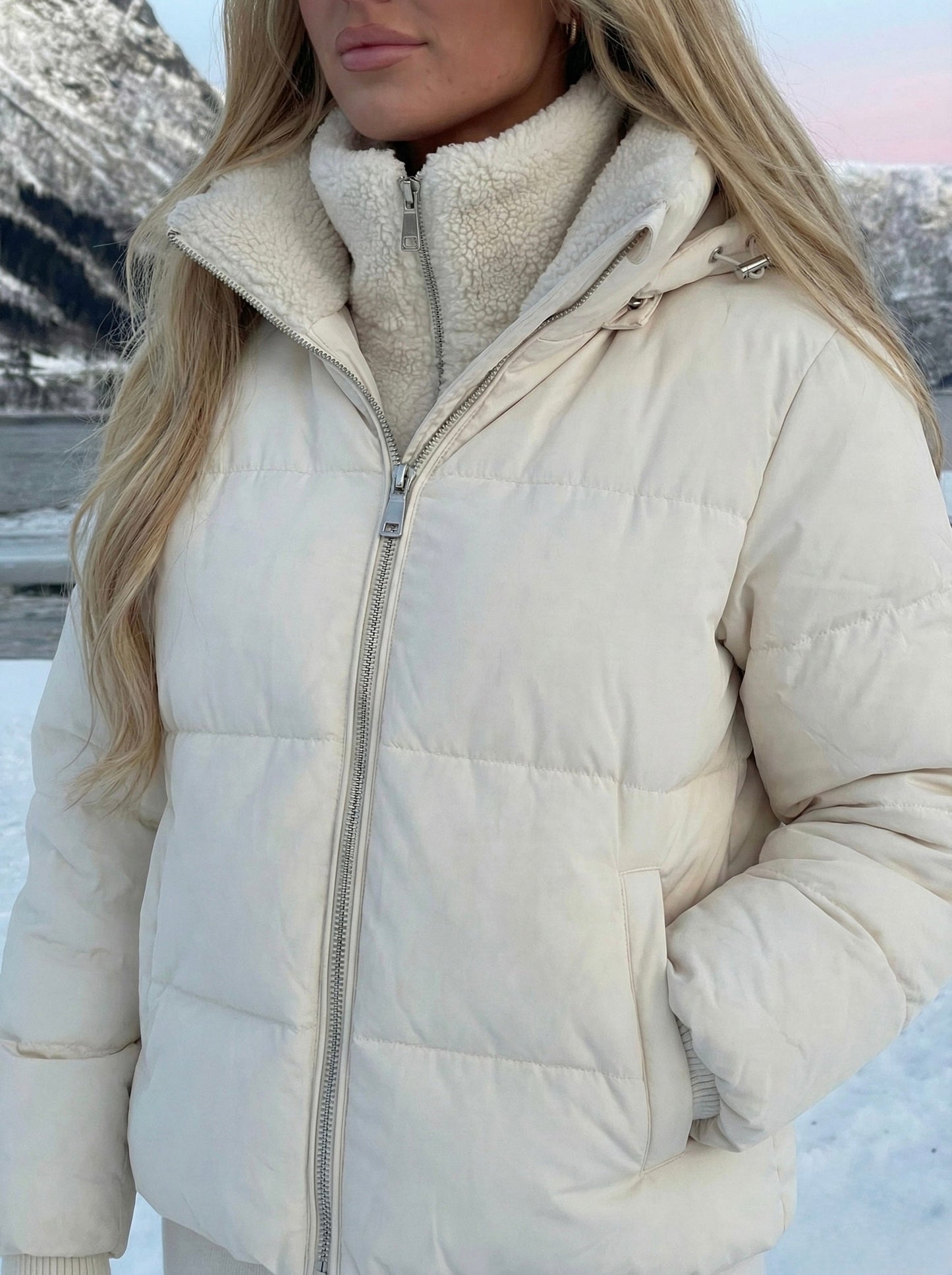 Joane | Hooded Short Puffer Jacket with Plush Lining