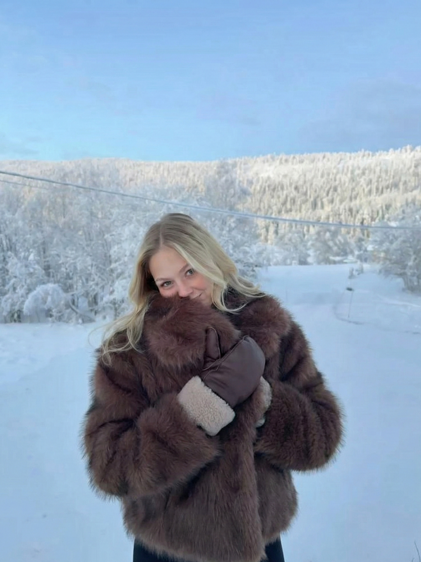 Ayla | Cropped Faux Fur Jacket with Wide Collar