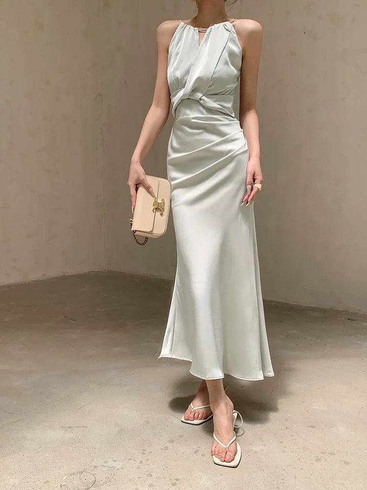 Saashi Slim Fit Halterneck Dress - Sleeveless Summer Style