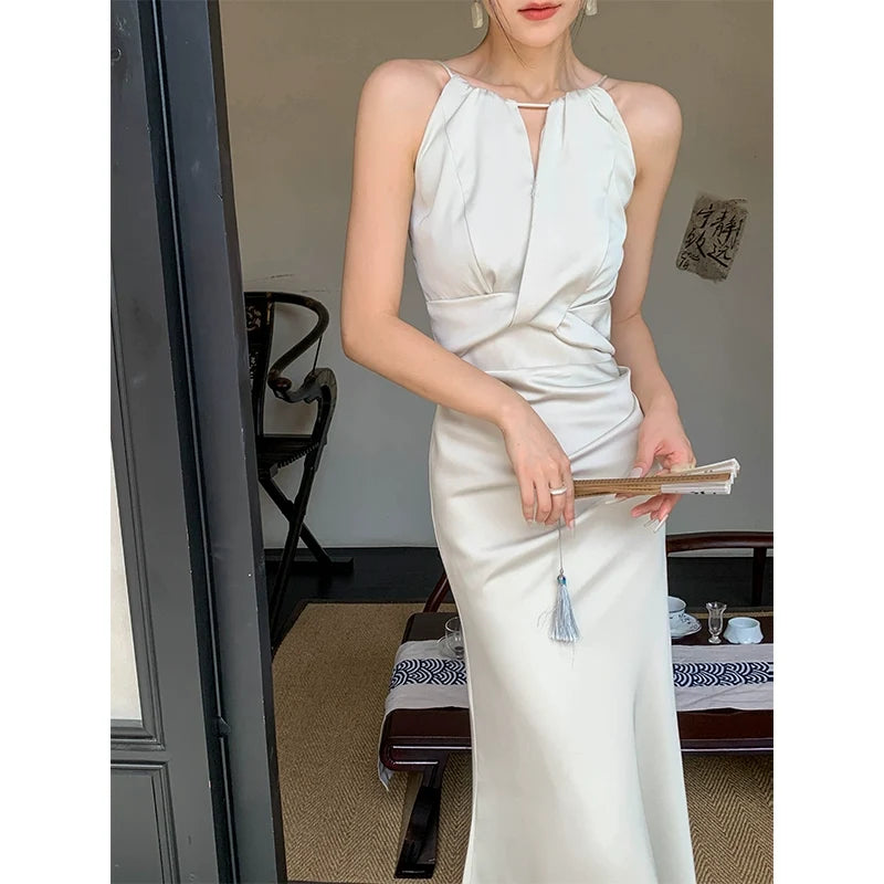 Saashi Slim Fit Halterneck Dress - Sleeveless Summer Style