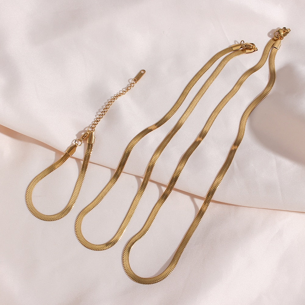 TAYLOR NECKLACE
