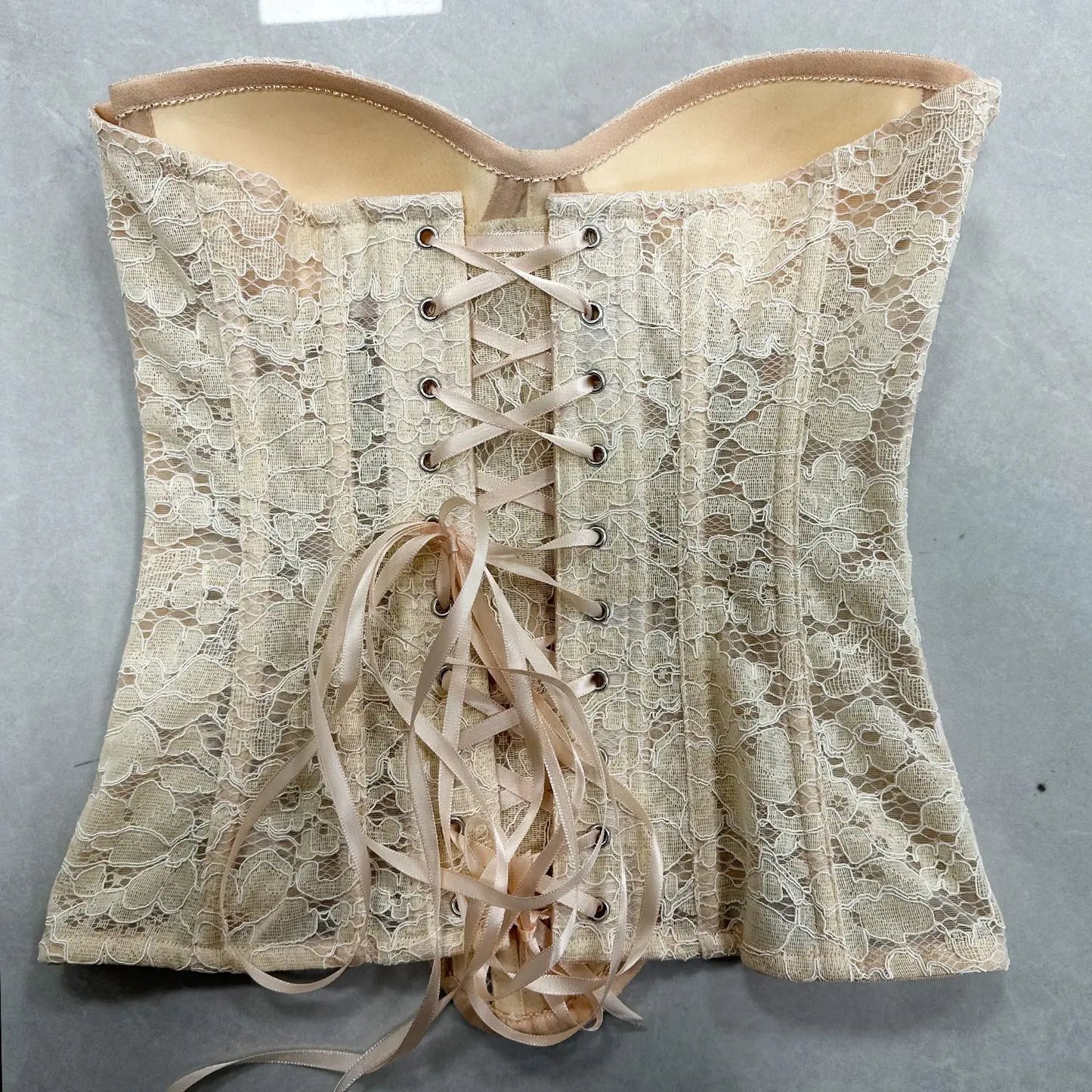 LAVANI LACE CORSET
