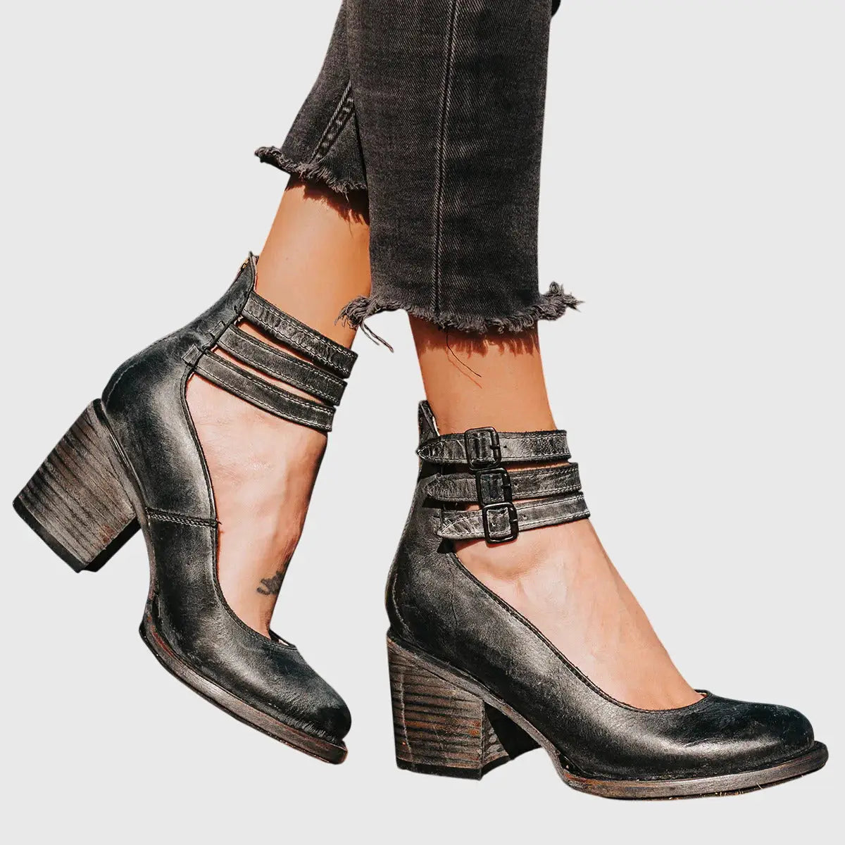 Snakeluxe — Elegant Leather Sandals With Comfortable Chic Summer Design Black snake