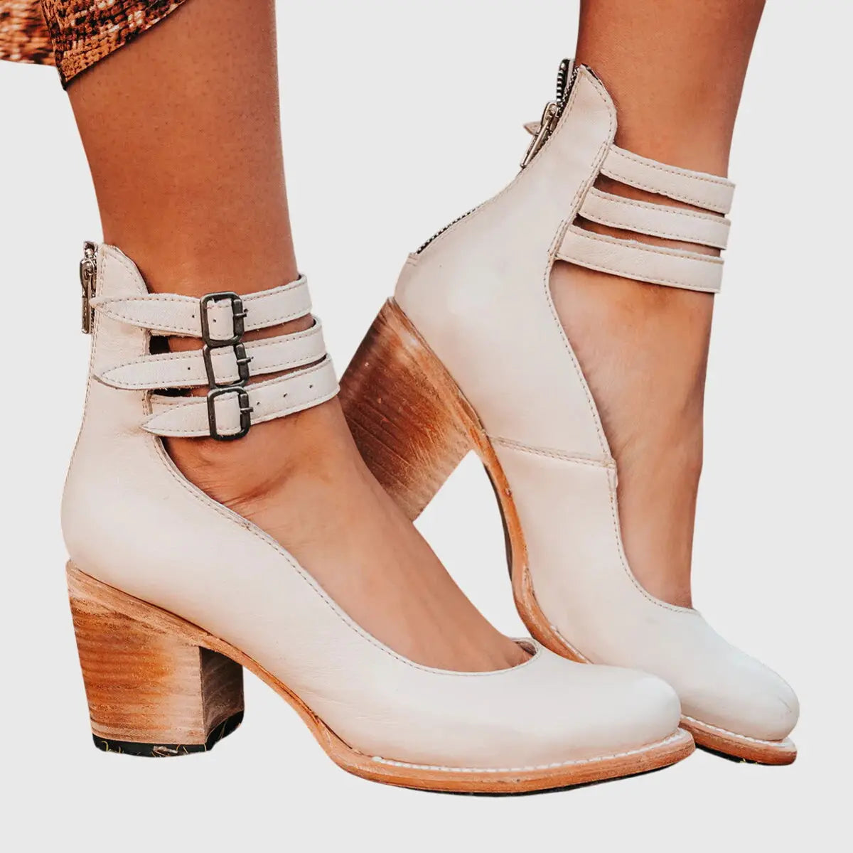 Snakeluxe — Elegant Leather Sandals With Comfortable Chic Summer Design White