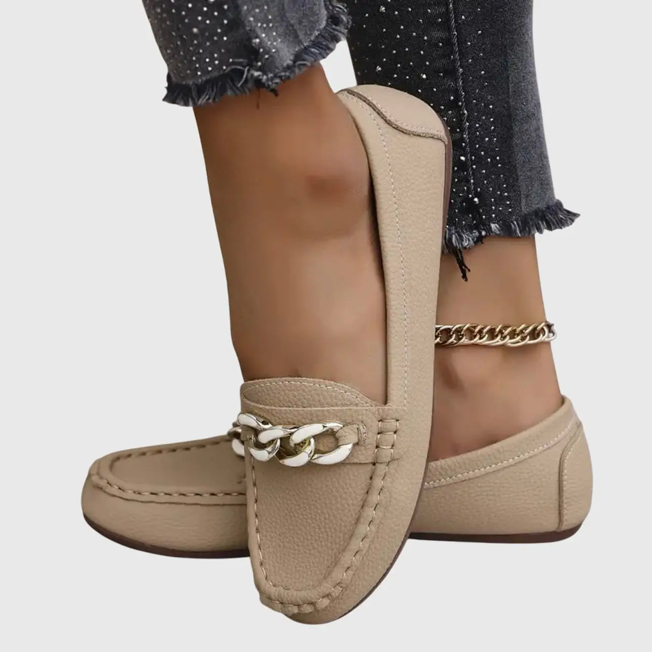 Chainlink — Leather Loafers With Elegant Orthopedic Slip-On Gold-Chain Design Beige