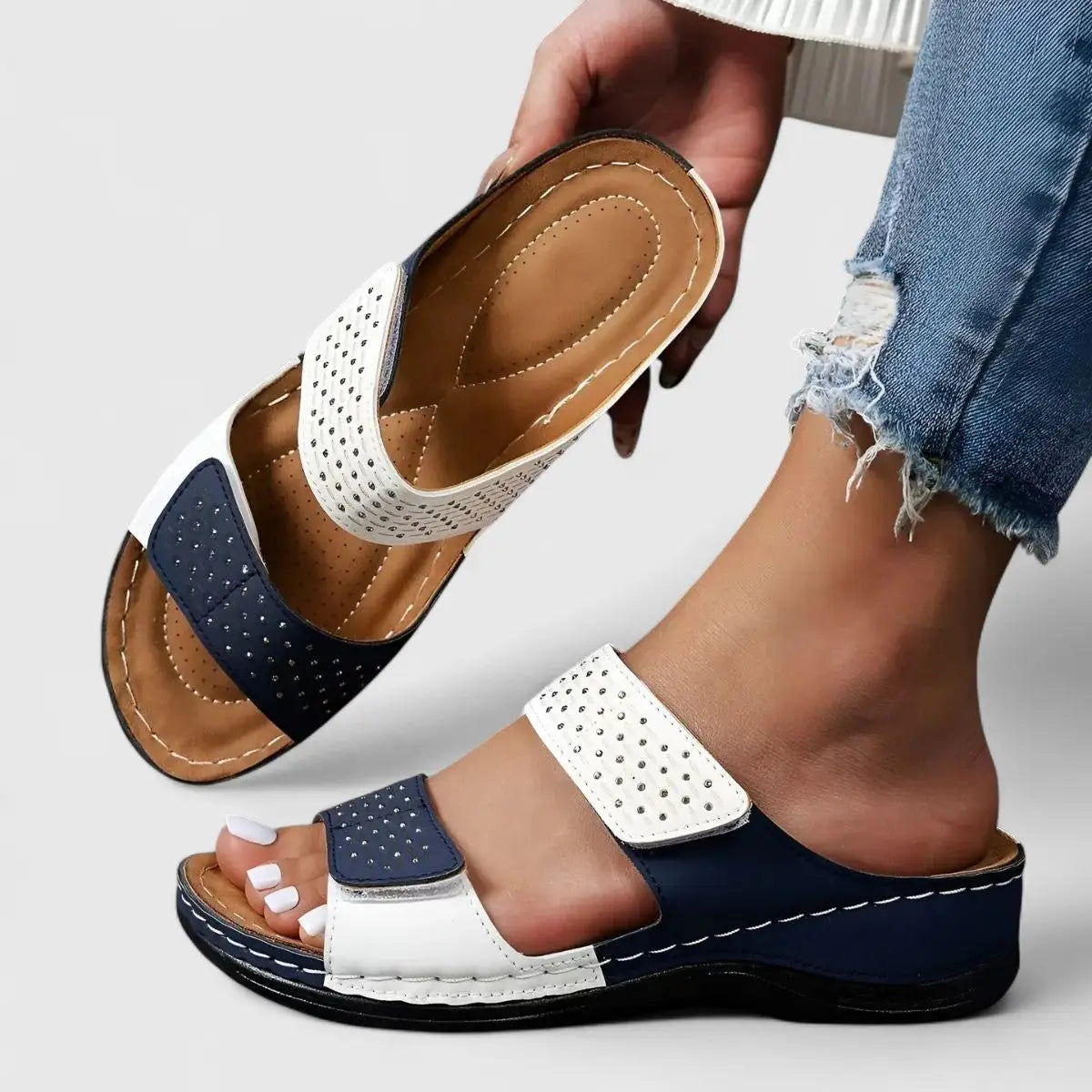 Geltread — Lightweight Gel Sandals With Comfortable Platform Everyday Design Blue White