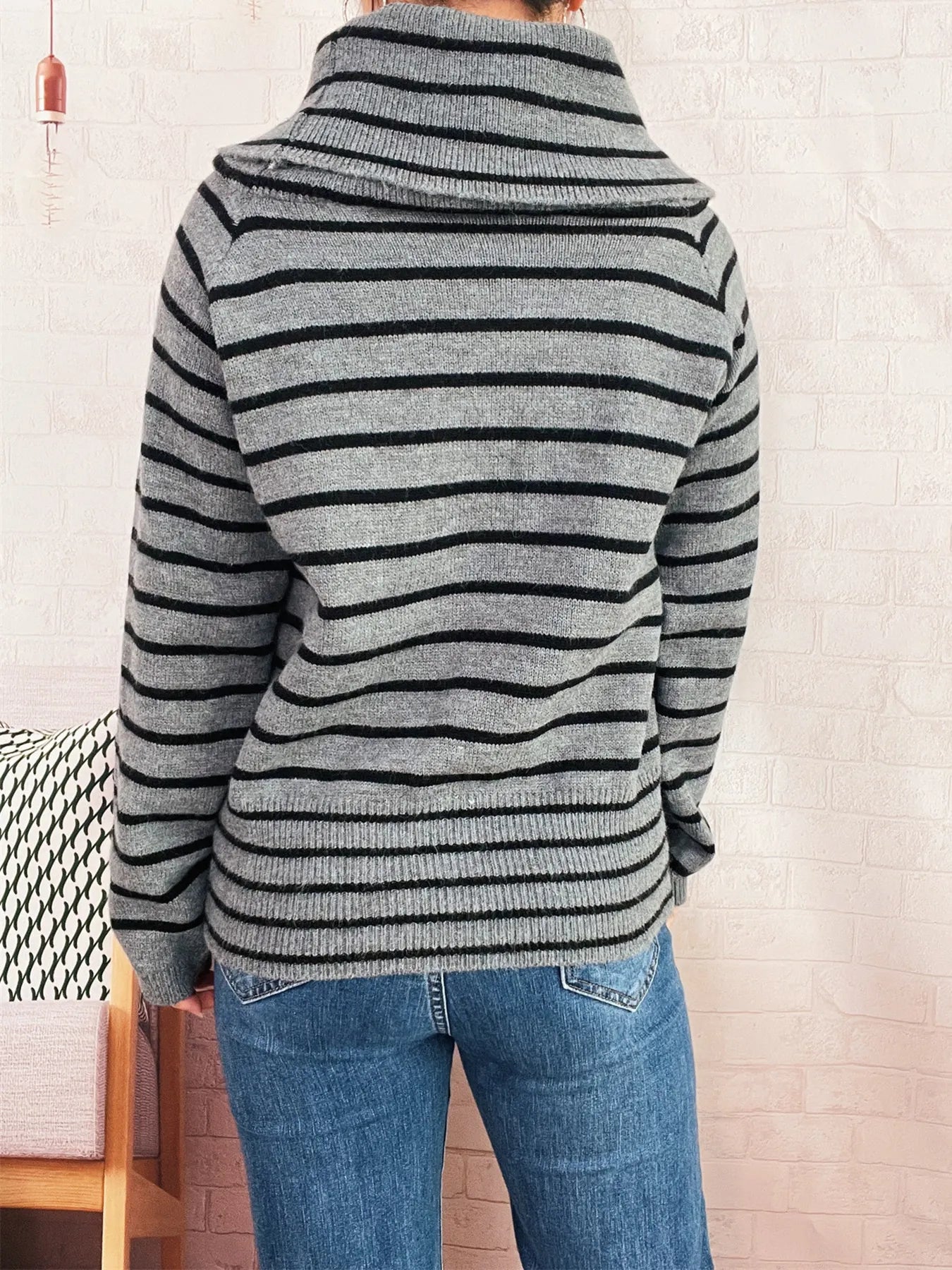 Women’s Striped Turtleneck Long Sleeve Sweater – Cozy Knit Pullover for Fall & Winter