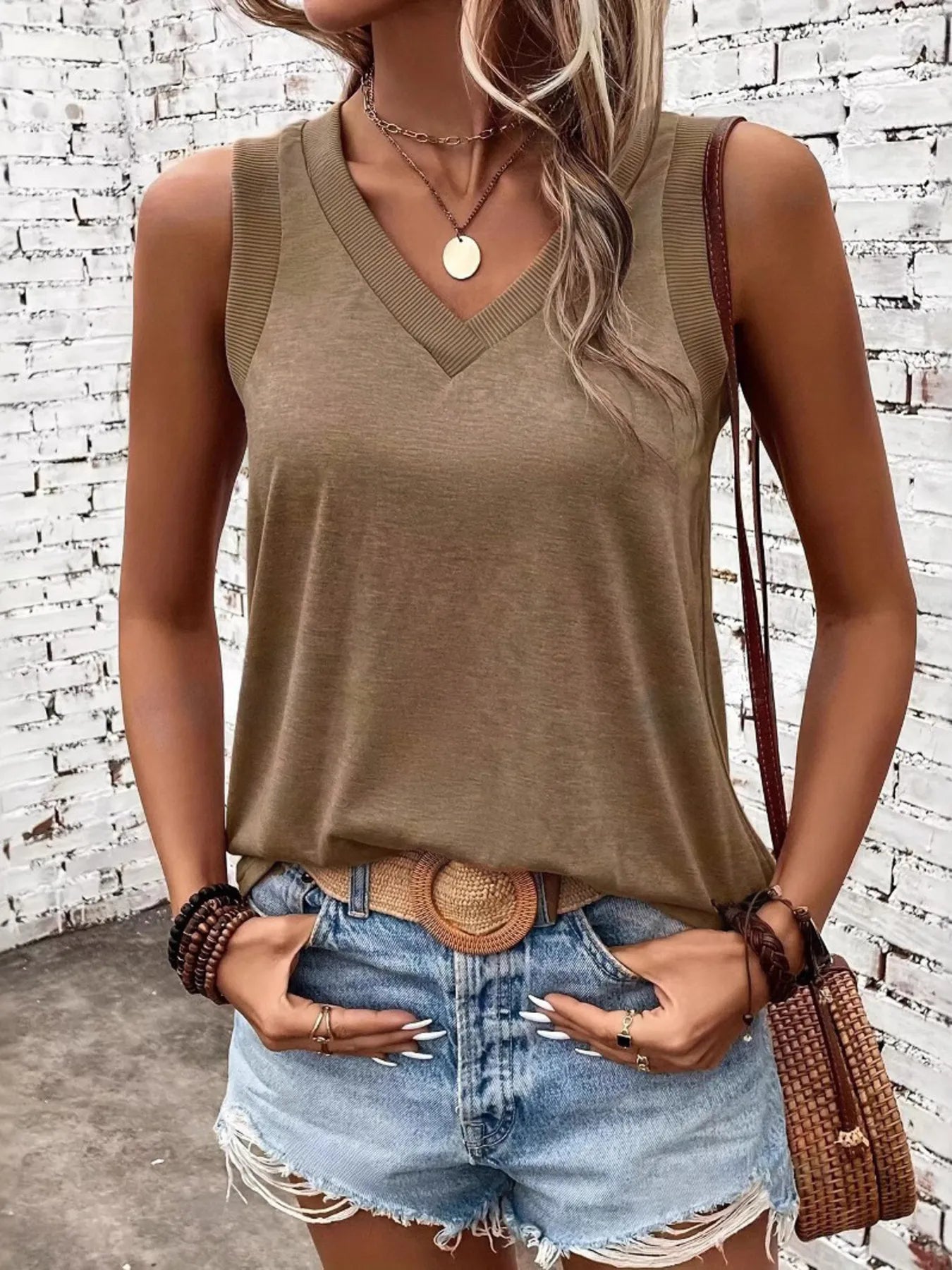 Breathable V-Neck Ribbed-Band Tank Top Khaki