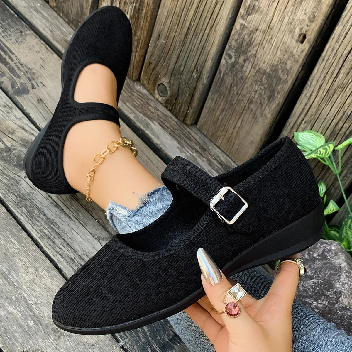 Women’s Round Toe Mesh Slip-On Shoes – Lightweight Breathable Casual Sneakers