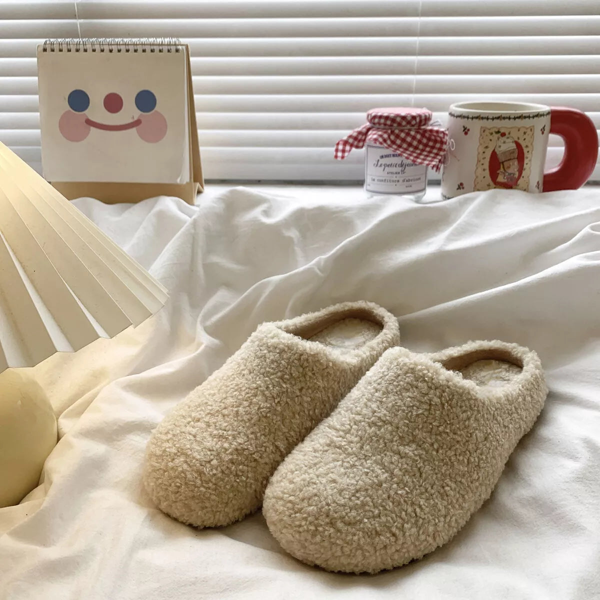 Round Toe Fuzzy Indoor Slippers