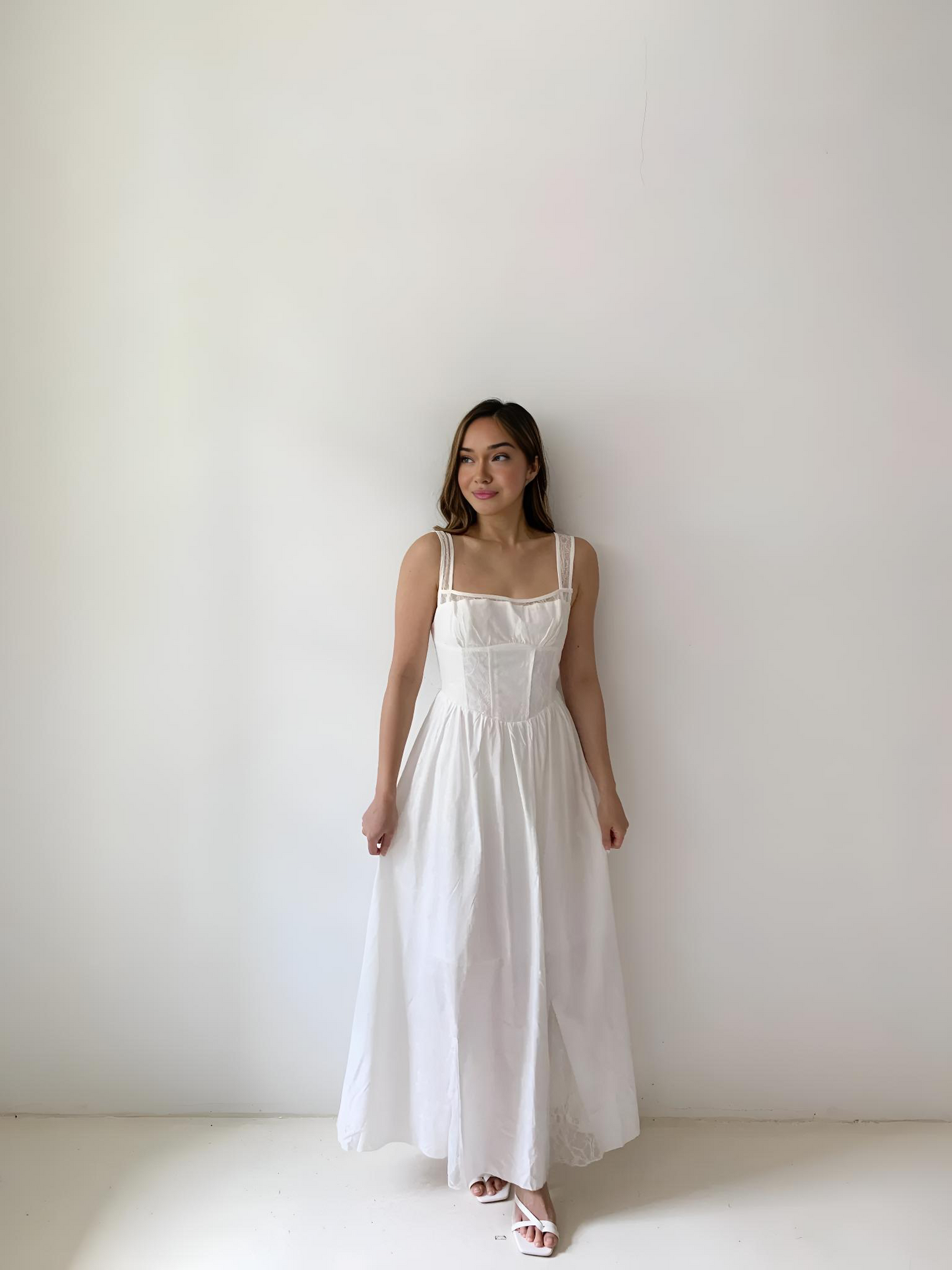 ARYA LACE MIDI DRESS