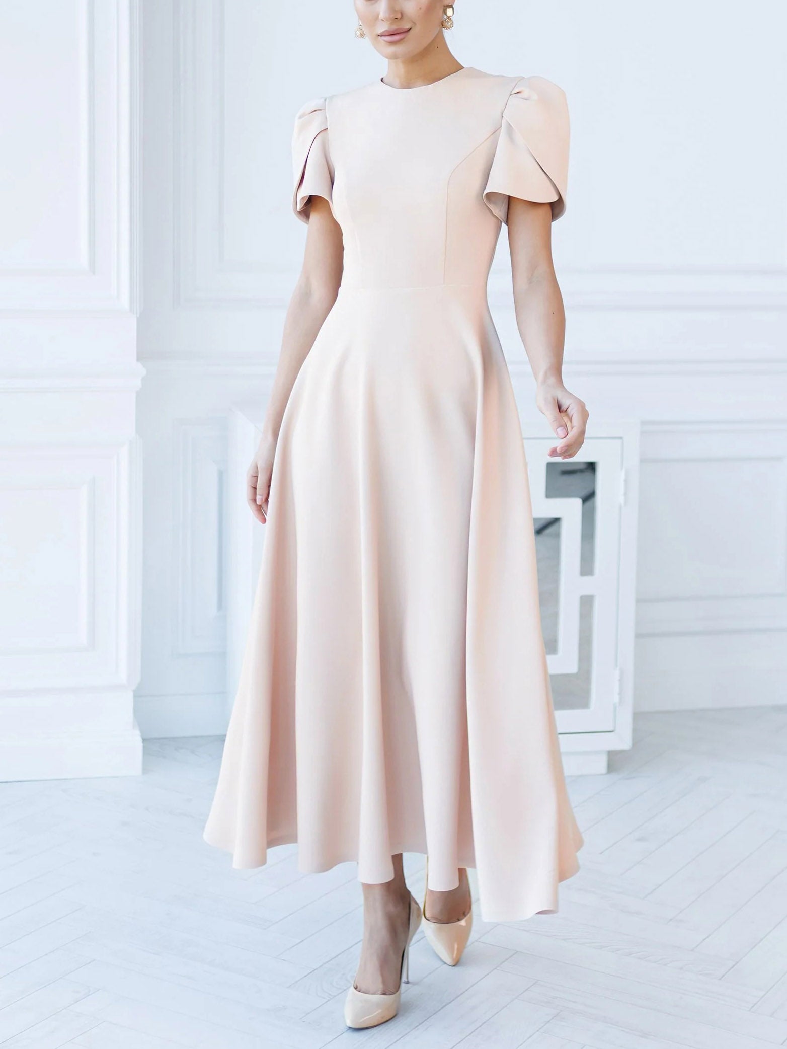 Elegant High-neck Bud Sleeve Midi Dress Apricot