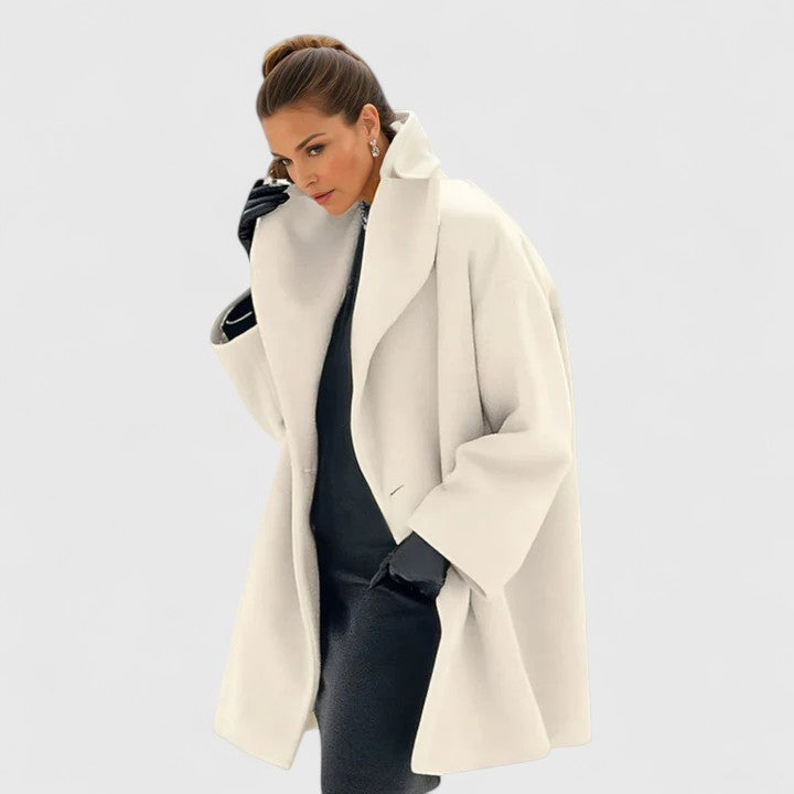 Viviane | Elegant coat with minimalist design