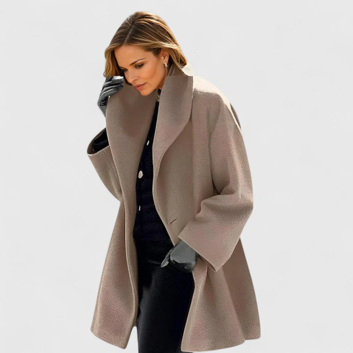 Viviane | Elegant coat with minimalist design