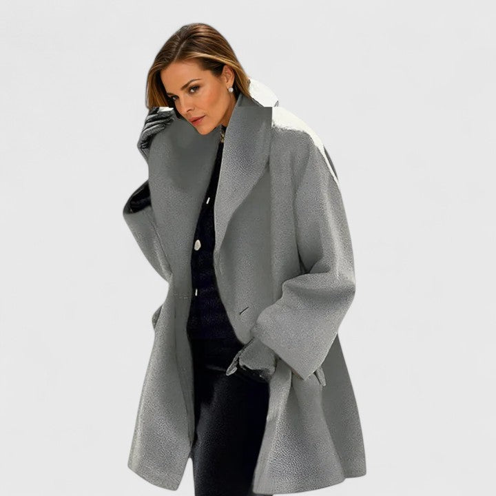 Viviane | Elegant coat with minimalist design