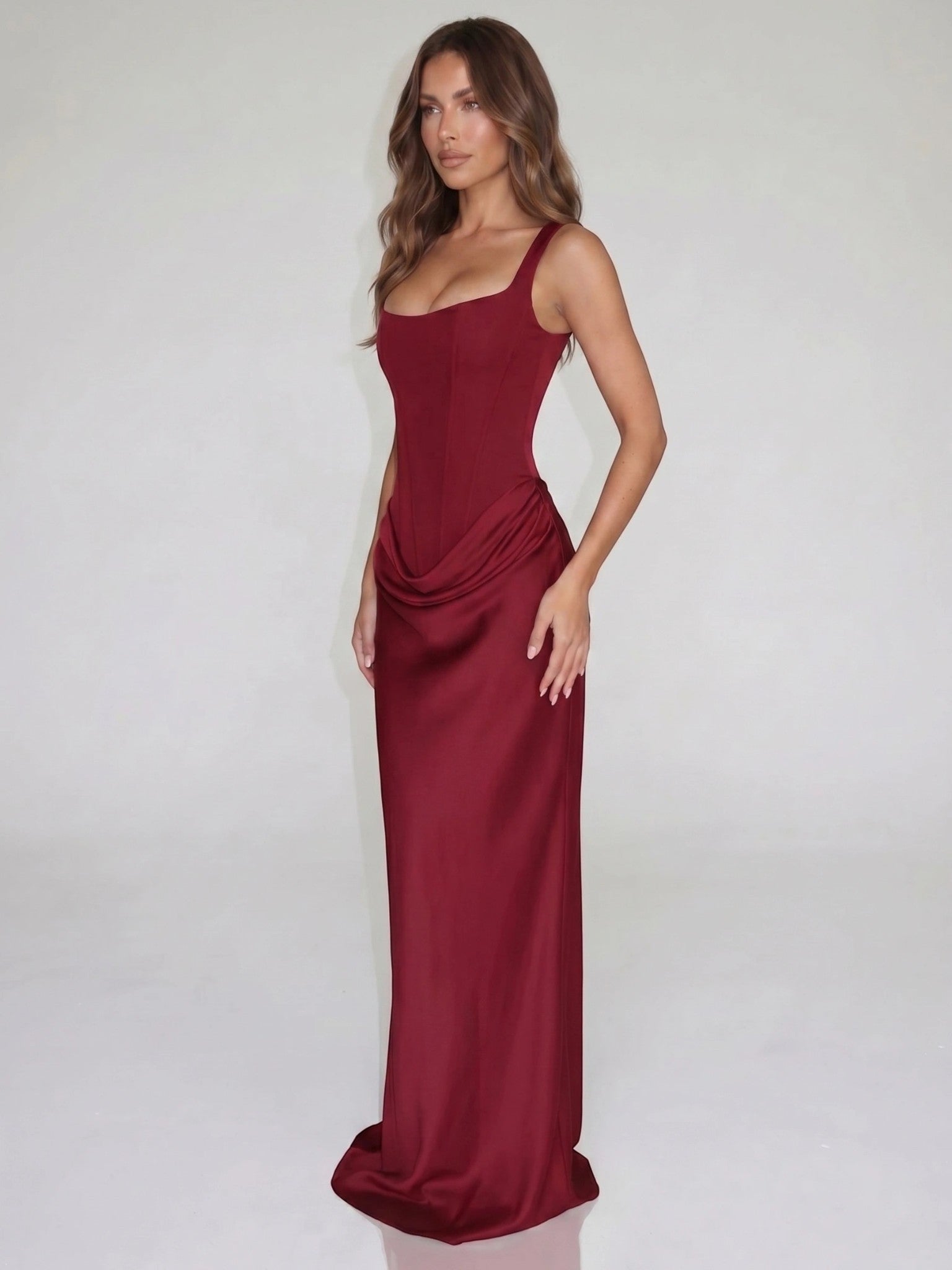 Lilliana — Elegant Sleeveless Bodycon Evening Dress With Open Back Detail Burgundy
