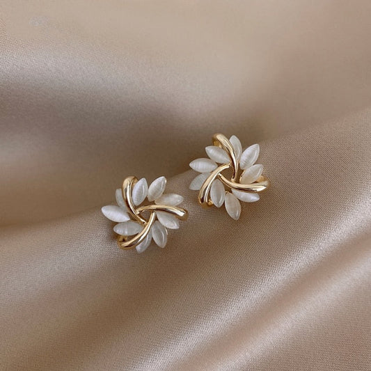 SIDONIE FLOWER EARRINGS Flower shape White