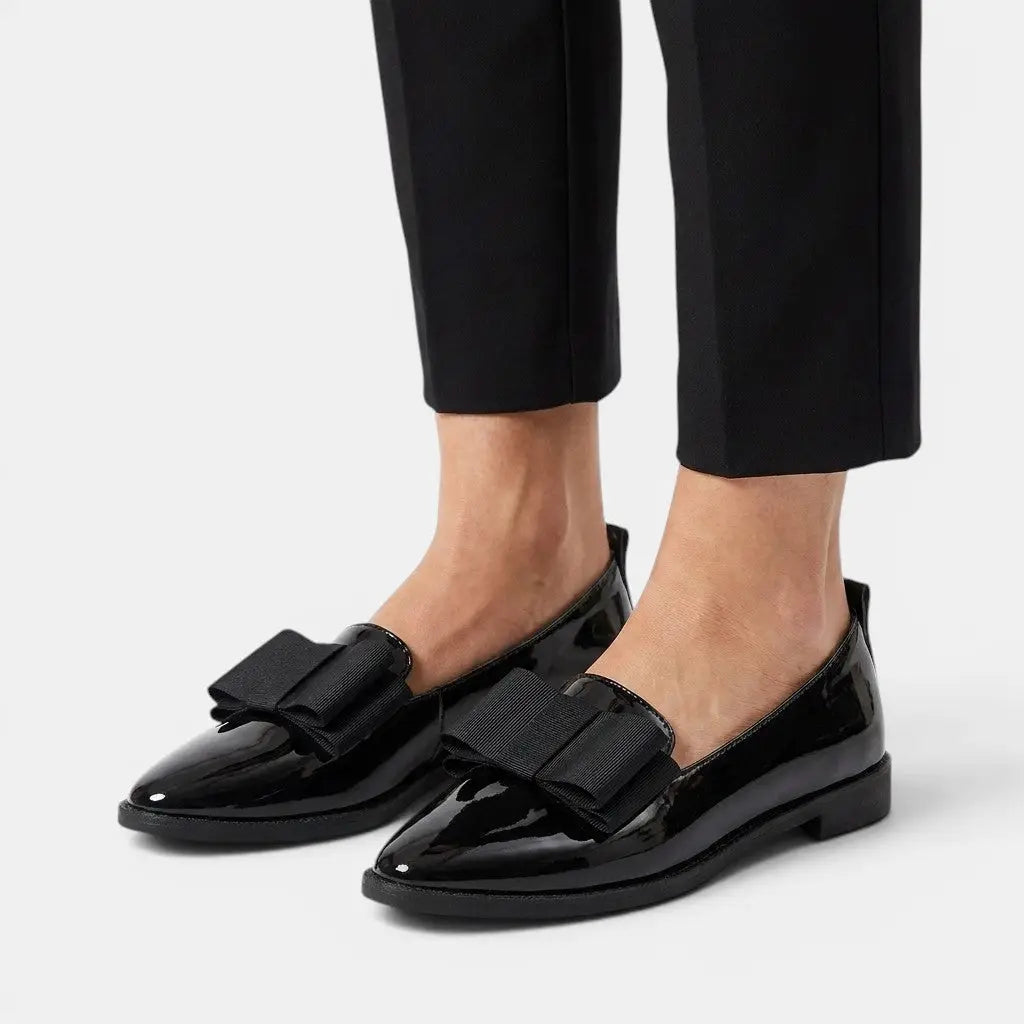 Patentpointed — Black Patent Leather Loafers With Elegant Pointed Toe Slip-On Design Black