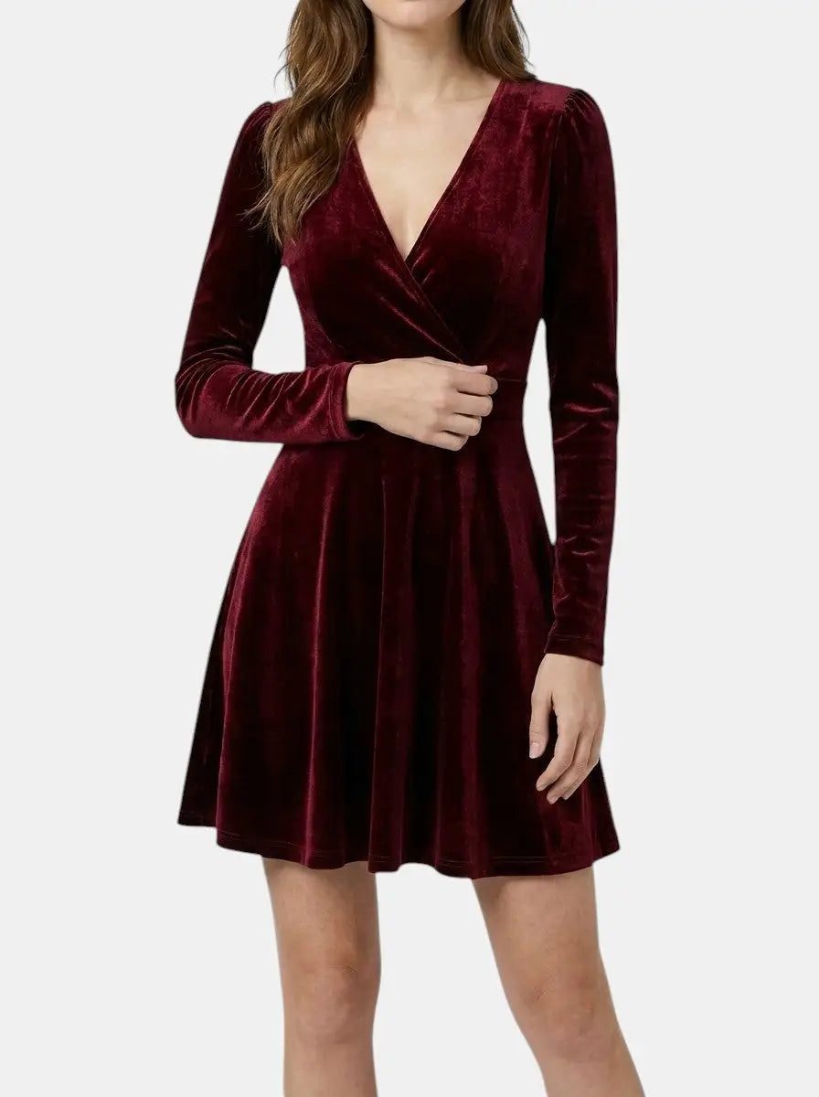 Vivienne — Luxurious Velvet Flare Dress In Elegant Red For Formal Occasions Red