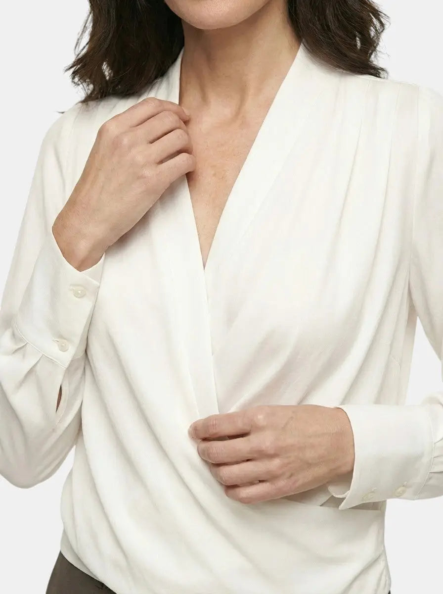 Seraphine — Satin Puff Sleeve Blouse With Elegant V-Neck For All Seasons